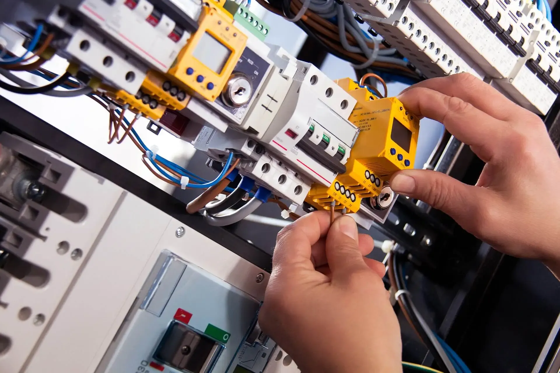Electrician at work in Worcester Park